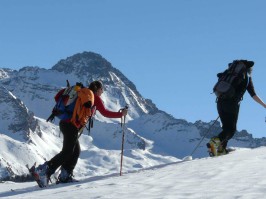 Ski de rendonnée encadré par des guides de haute montagne dans le Queyras